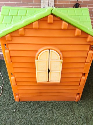Casa de plástico para jugar