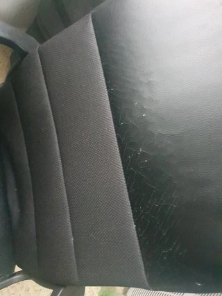 Silla de oficina negra