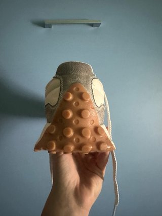 Zapatillas New Balance Beige y Gris