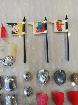 Lote medieval vintage: armas y accesorios