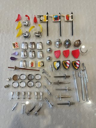 Lote medieval vintage: armas y accesorios