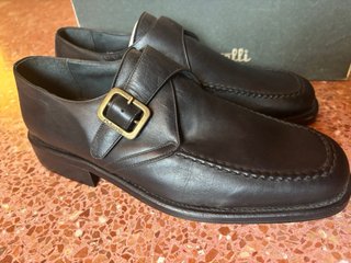 Zapatos de vestir negros con hebilla