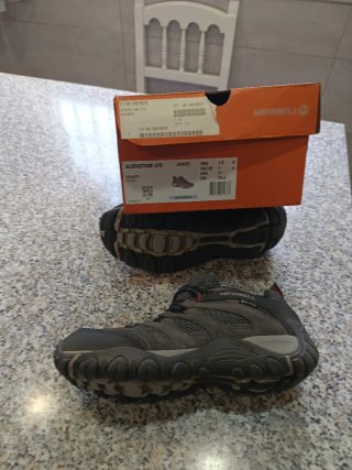 Deportivas Merrell Trekking Gris