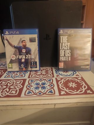 Consola PS4 Negra + Mando + 2 Juegos
