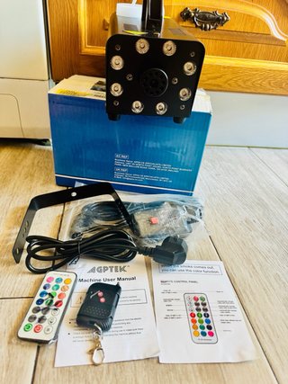 NUEVO! Maquina de humo con 8 LED y mando nueva