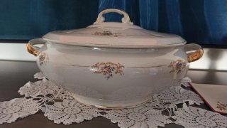 Sopera antigua porcelana dorada