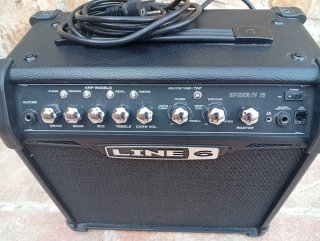 Amplificador guitarra Line 6 Spider IV 15
