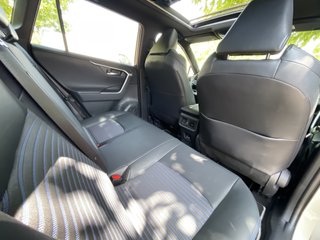 Toyota Rav4 2.5l 220H Feel!