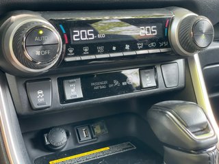 Toyota Rav4 2.5l 220H Feel!