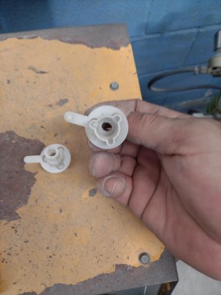 Reguladores faros Citroen C15 y Visa