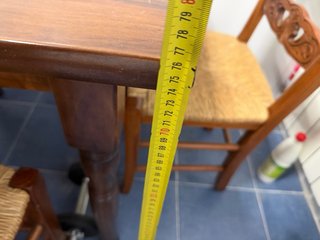 Mesa de cocina con 4 sillas