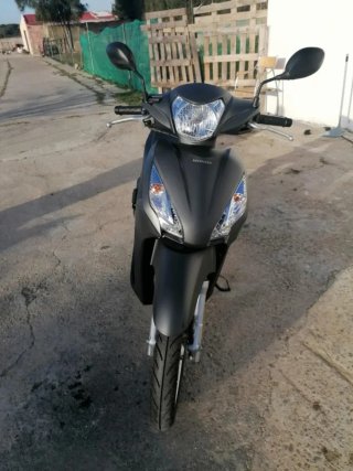 Honda Vision 110 Gris