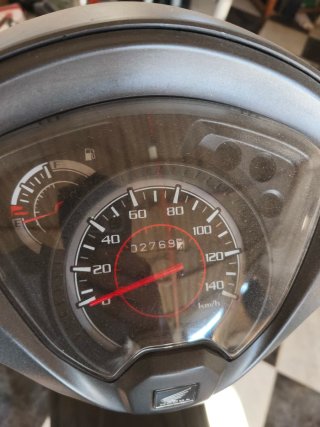 Honda Vision 110 Gris