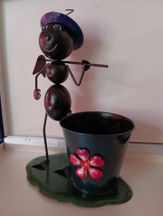 Figuras de hormigas decorativas de forja