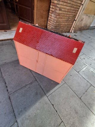 Casa d muñecas madera MEDIDAS 78CM. X 69CM. X 33cm