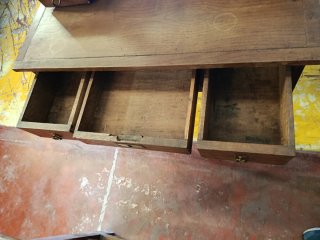 ANTIGUO TOCADOR O ESCRITORIO DE MADERA CON ESPEJO