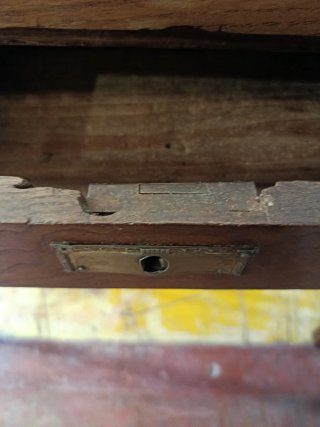 ANTIGUO TOCADOR O ESCRITORIO DE MADERA CON ESPEJO