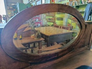 ANTIGUO TOCADOR O ESCRITORIO DE MADERA CON ESPEJO