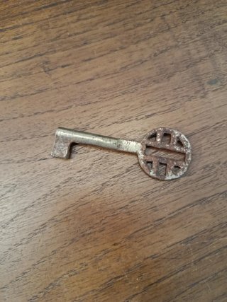 ANTIGUO TOCADOR O ESCRITORIO DE MADERA CON ESPEJO