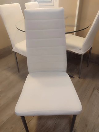 MESA DE COCINA O TERRAZA CON CRISTAL Y 4 SILLAS