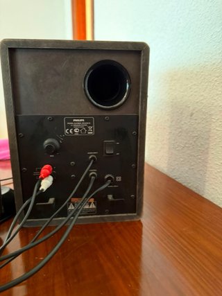 Altavoces Philips Negros y Plateados