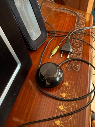 Altavoces Philips Negros y Plateados