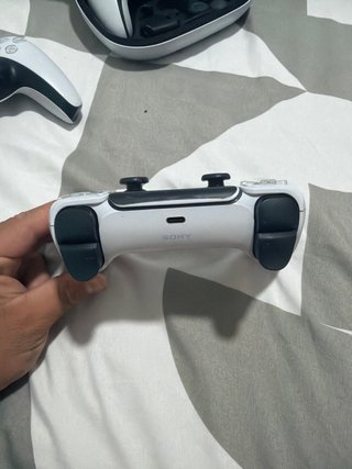 Mando PS5 DualSense Blanco y Negro