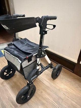 Andador Kmina 4x4 Casi Nuevo