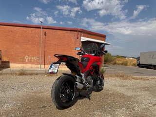 Ducati Multistrada 1200S Roja