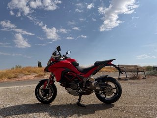 Ducati Multistrada 1200S Roja