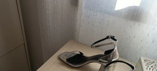 Sandalias Bershka plateadas tacón bloque