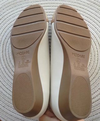 Zapatos Modaré cuña beige y dorado