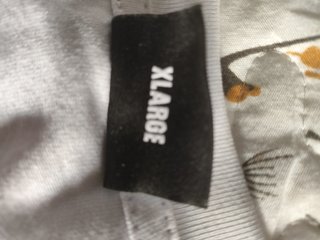 Camiseta parecida a marca REVENGE XL