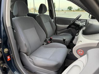 Nissan Almera 2005