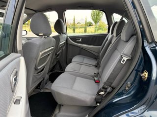 Nissan Almera 2005