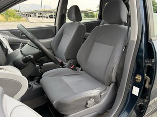 Nissan Almera 2005