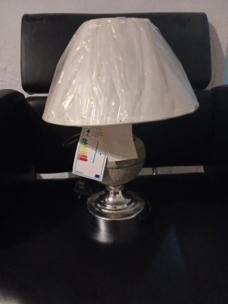 Lámpara de mesa moderna