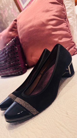 Tacones Pitillos charol negros/morados T.37