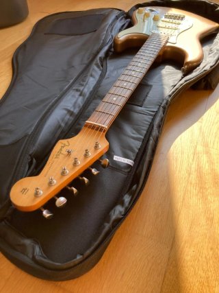 Fender Stratocaster Vintera 60s Road Worn. 9'5