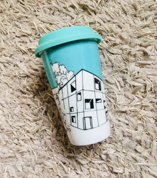 Taza de café para llevar con tapa