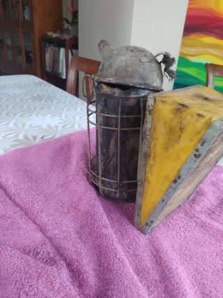 Fumigador de abejas