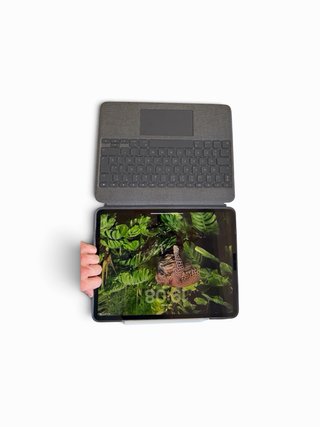 iPad Pro 12,9” M2 1TB + Cellular + Teclado Logitec