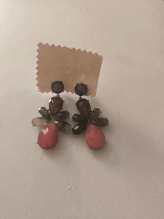 Pendientes largos boho grises y rosas