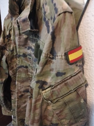 Chaqueta militar camuflaje