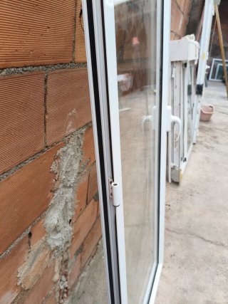 Puerta de cristal sin marco
