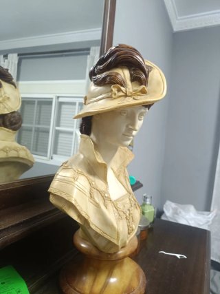 Busto mujer mármol