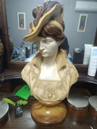 Busto mujer mármol