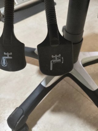 Silla ergonómica de oficina negra
