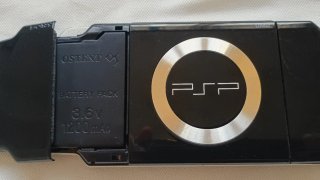 Sony PSP 2004 Slim + God of War + FIFA 08.