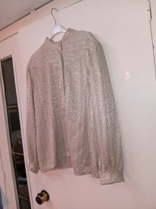 Blusa vintage satén abotonada manga larga